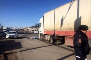 Астраханка погибла под колесами грузовика, ехавшего в Турцию
