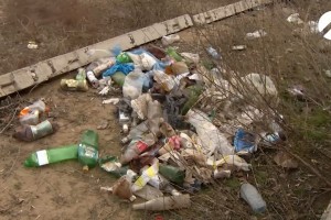 Астраханцы привыкли выбрасывать мусор там, где хотят