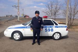 Астраханский полицейский бросился на помощь женщине и задержал подозреваемого