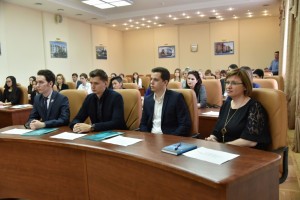 Молодёжь поменяется местами с депутатами гордумы и чиновниками администрации Астрахани