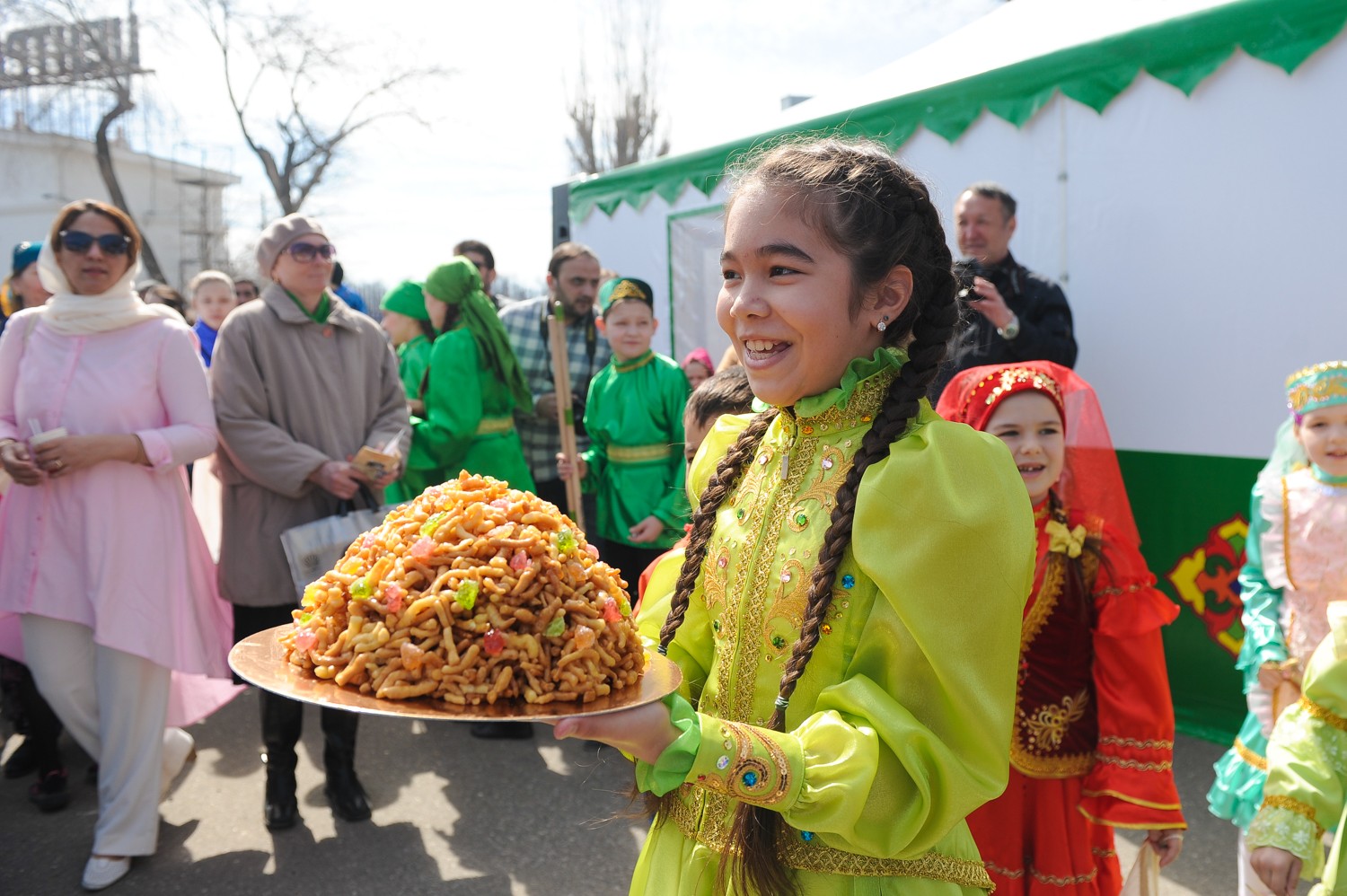 Кто отмечает навруз какие народы. Новруз байрам в Дагестане. Праздник Навруз в Дагестане. Каржабов Навруз. С праздником Навруз.