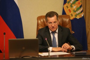 Астраханский губернатор призвал силовиков не издеваться над народом