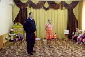В Астраханской области дорожные полицейские провели игровые занятия для дошколят
