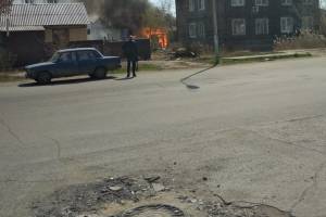 В соцсетях поделились кадрами пожара в Астрахани