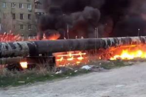 Астраханцы сообщают о сильном пожаре в Советском районе