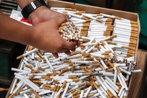 Россияне всё больше курят контрафактные сигареты