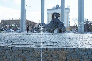 В Астрахани на площади Ленина заработали фонтаны