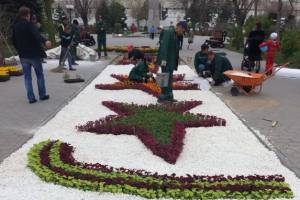 Астрахань украшают к майским праздникам
