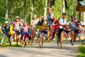 На летний отдых для астраханских детей выделили 95 миллионов рублей