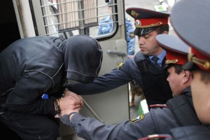 Пьяный житель Астраханской области пытался сбежать из здания полиции