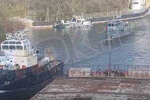 Отряд кораблей Каспийской флотилии покинул Астрахань — уникальное видео