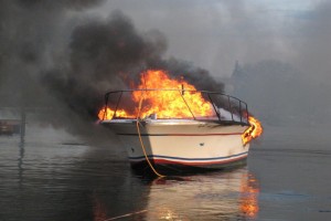 В Астрахани из-за неисправности оборудования загорелось судно
