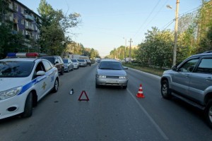 В Астрахани на дороге сбили второклассника