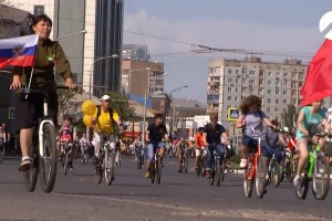 По улицам Астрахани в честь Дня Победы прошла велоколонна