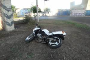 Водитель и пассажир опрокинувшегося в Астрахани мотоцикла попали в больницу