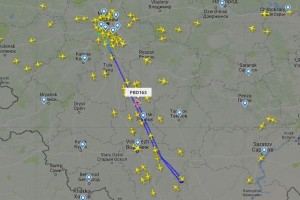 У самолёта Москва-Астрахань, в котором находятся 170 человек, в воздухе отказал двигатель