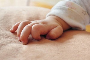 В Астраханской области на мать, у которой младенец умер от ожогов, завели уголовное дело