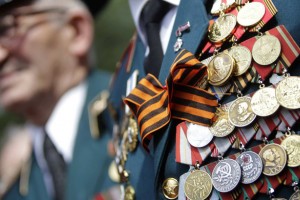Астраханским ветеранам и инвалидам выплатили по 10 тысяч рублей