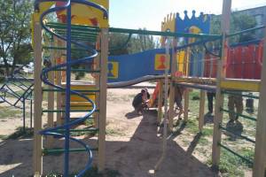 Астраханцы остались без детской площадки после обращения многодетной матери