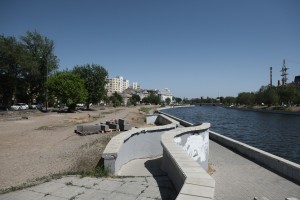 Губернатор раскритиковал руководство Астрахани за постоянные недоработки по благоустройству города