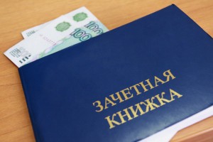 В Астрахани преподаватель колледжа пошла на обман ради взятки