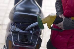 Козак объяснил рост цен на бензин