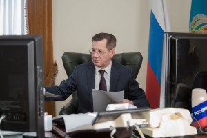 Астраханской губернатор Александр Жилкин находится на прямой видеосвязи с президентом России