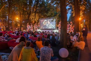 Астраханцев приглашают в «кино под открытым небом»