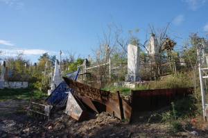 Астраханцы недовольны свалками на муниципальных кладбищах