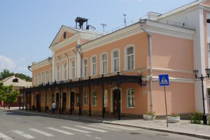 Астраханский драматический театр уходит на каникулы