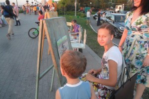 Вечером на Петровской набережной для астраханцев будет работать «Народное караоке»
