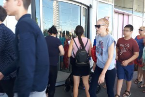 Жители Астрахани напуганы карусельными дверями в торговом центре «Ярмарка»