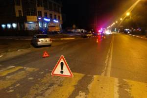 В Астрахани студент на &#171;Мерседесе&#187; сбил парня, который толкал автомобиль