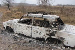 За сутки сгорело 2 автомобиля