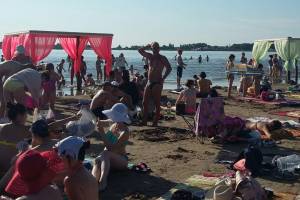 Астраханцам разрешили купаться в 13 местах