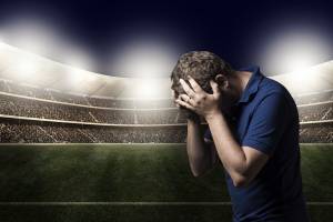 Астраханские футбольные фанаты плачут: Россия не вышла в полуфинал
