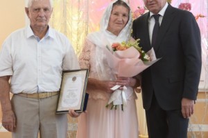 Астраханские супружеские пары награждены медалью «За любовь и верность»