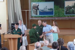 Астраханские призывники ушли в войска под напутственные слова главы региона