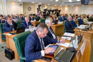 Игорь Мартынов принял участие в обсуждении проблемы дольщиков на заседании Президиума Совета законодателей