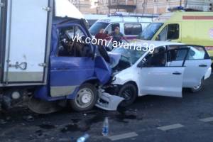 Соцсети: в страшном лобовом столкновении в центре Астрахани погиб водитель