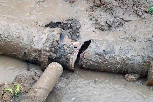Жители Астраханской области остались без воды из-за старой водопроводной сети