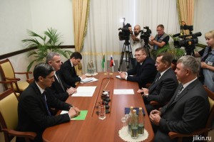 Астраханскому губернатору представили нового консула Туркменистана в Российской Федерации
