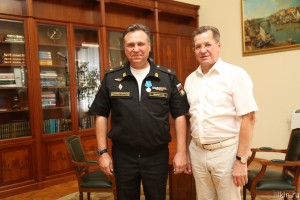 Александр Жилкин наградил командующего Каспийской флотилией