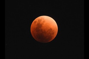Астраханский астроном рассказал об облаках на Марсе и красной Луне
