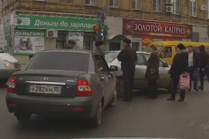 ДТП на перекрестке улиц Свердлова и Ногина (видео)
