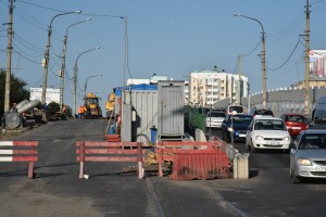 В Астрахани начался ремонт второй полосы Вокзального путепровода