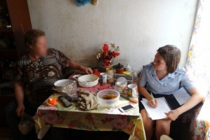 В Кировском районе Астрахани мать не кормила троих детей и не убирала квартиру