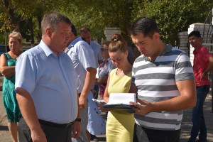 Глава администрация Ленинского района провёл выездное совещание в посёлках Свободный и Кири-Кили