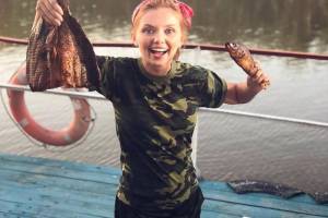 На рыбалке в Астрахани побывала звезда телесериала «Кухня»