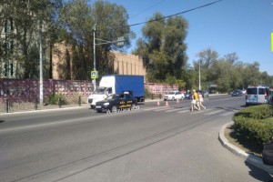 В Астрахани таксист за рулём Chevrolet Lanos сбил 24-летнюю девушку